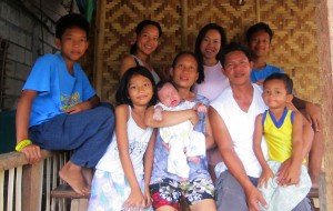 The Garay Family of Barangay Can-upao, Jagna is this year's winner of the Huwarang Pantawid Pamilya Bohol Provincial Search.